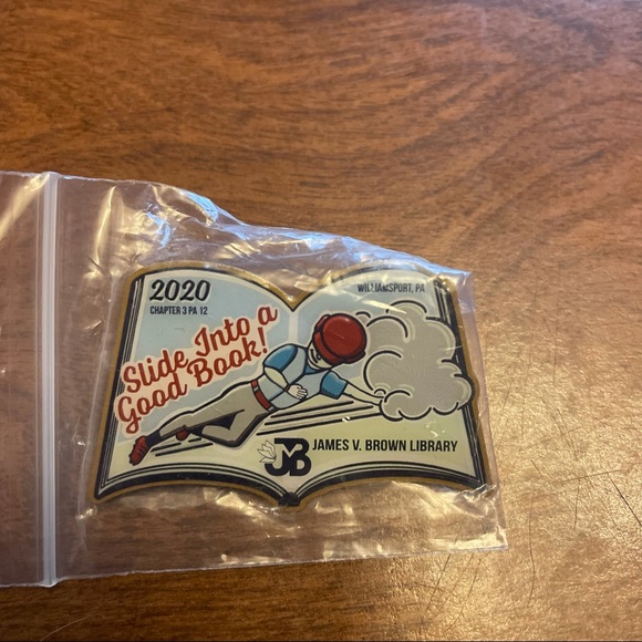 2021 & 2020 little league World Series pins(4pins) - Picture 5 of 5